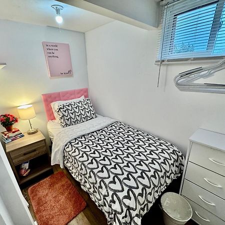 Tiny Private Room On The 1St Floor With Shared Bathroom Near Seatac Airport And Downtown Сиэтл Экстерьер фото